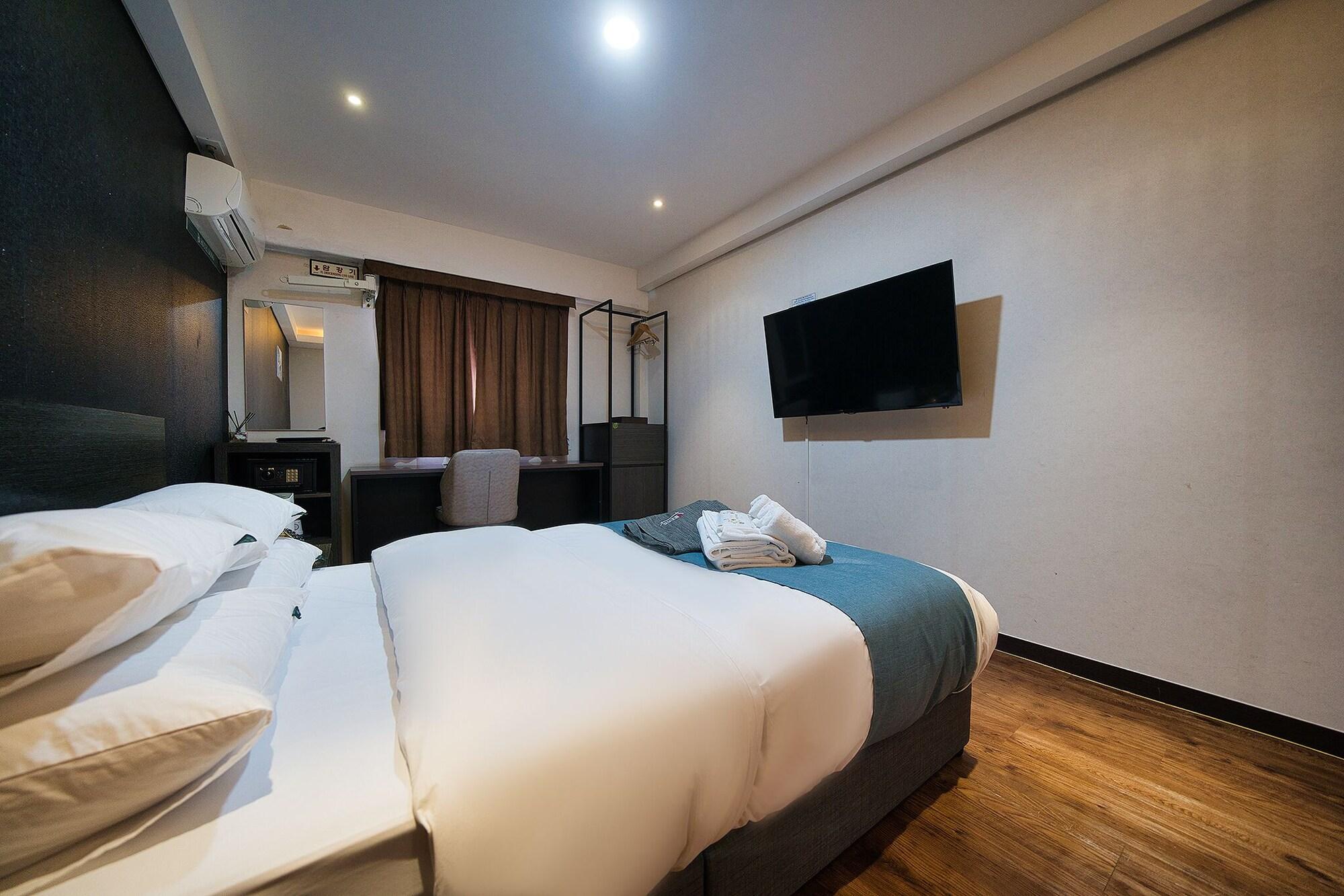 Dono1796 Hotel 3*