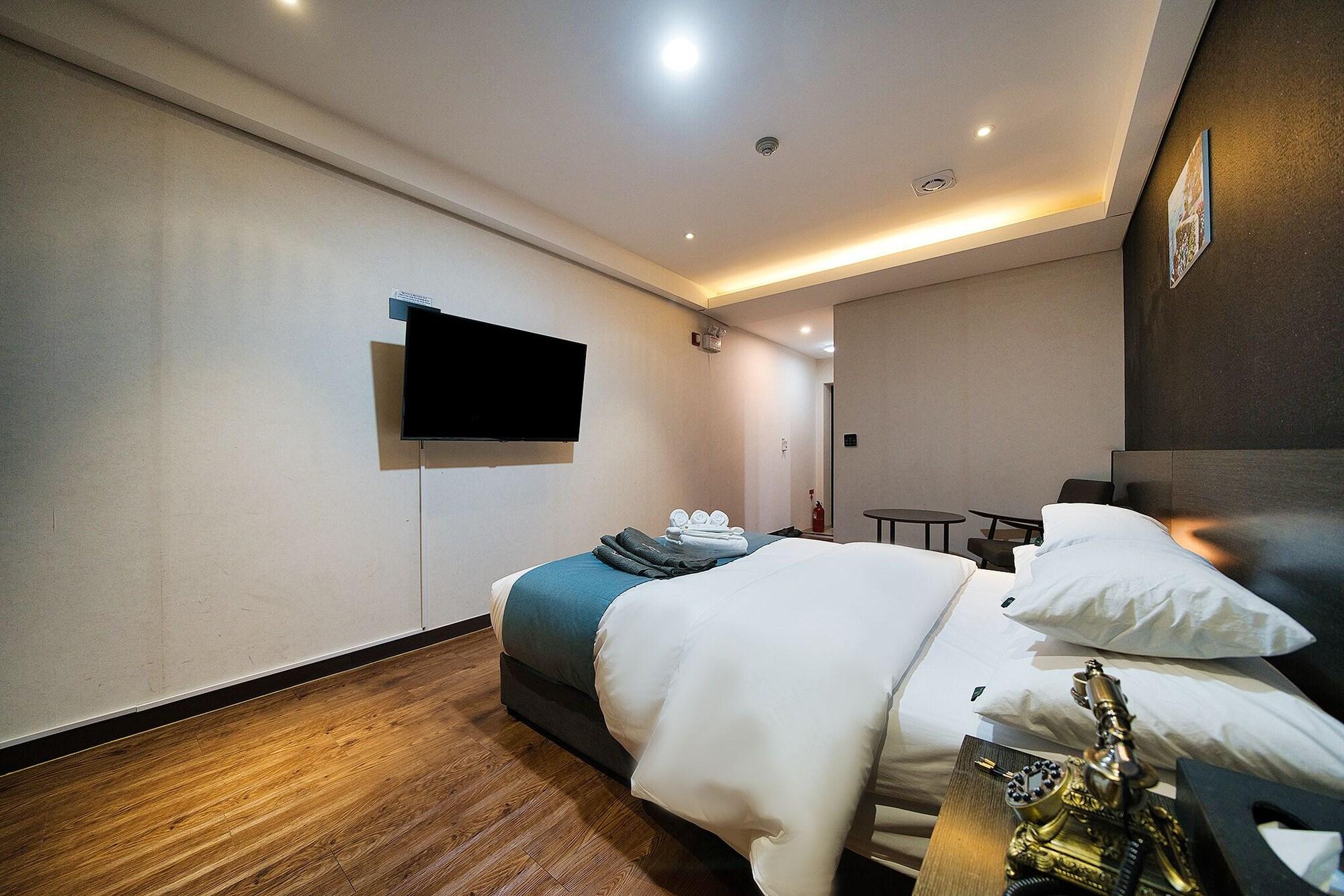 Hotel Dono1796 3*
